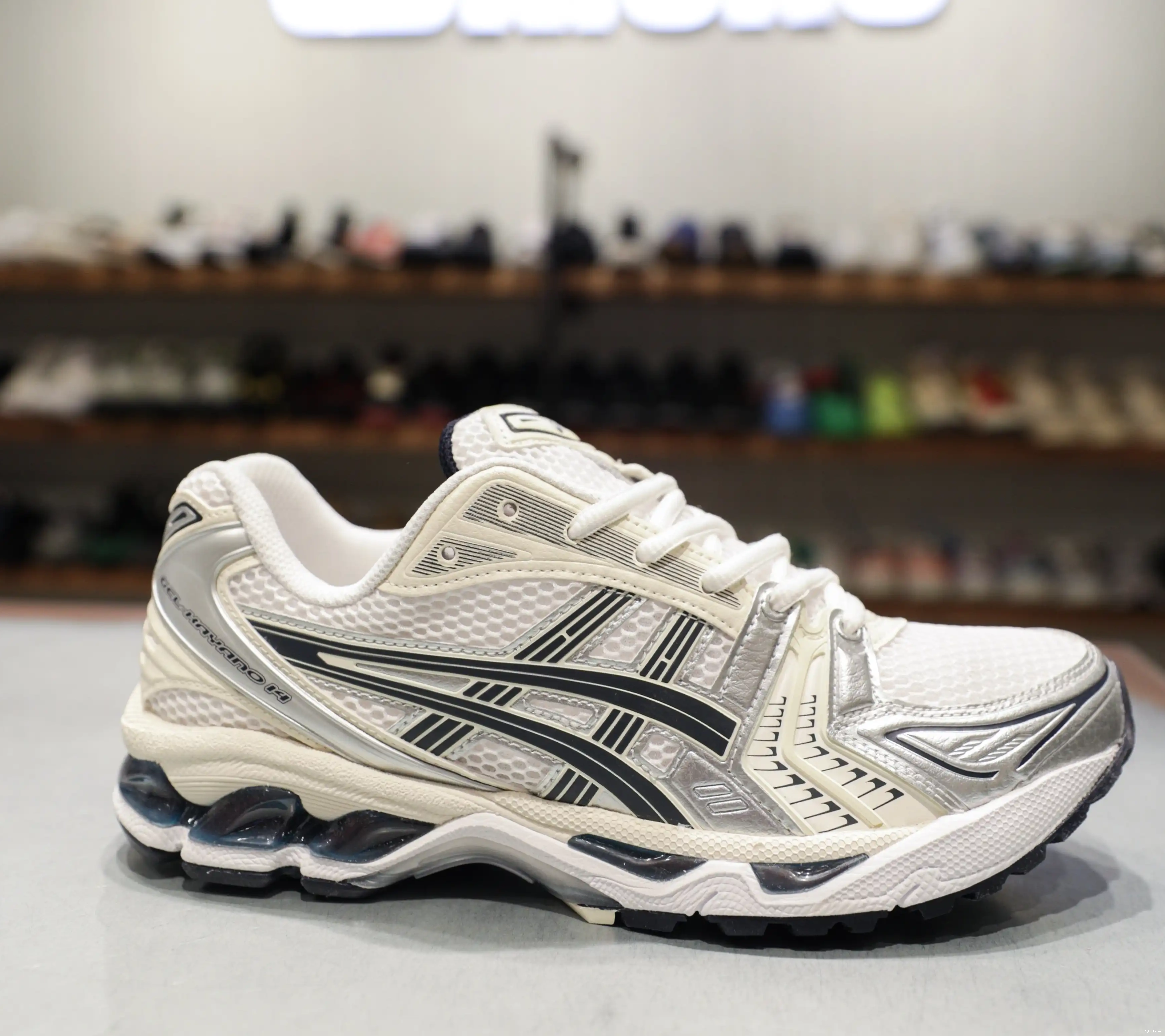 White 14 W Midnight Gel-Kayano ASICS 0516